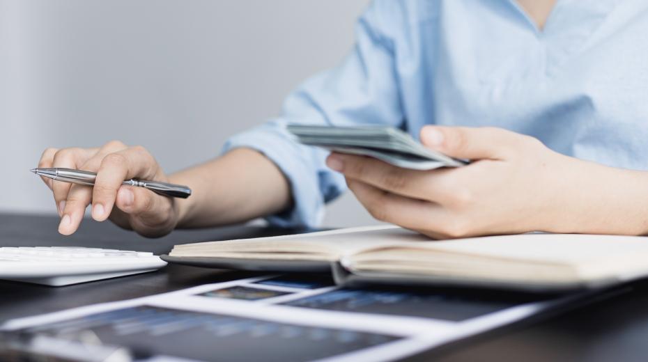 Optimize savings and investments with 5 open banking methods.